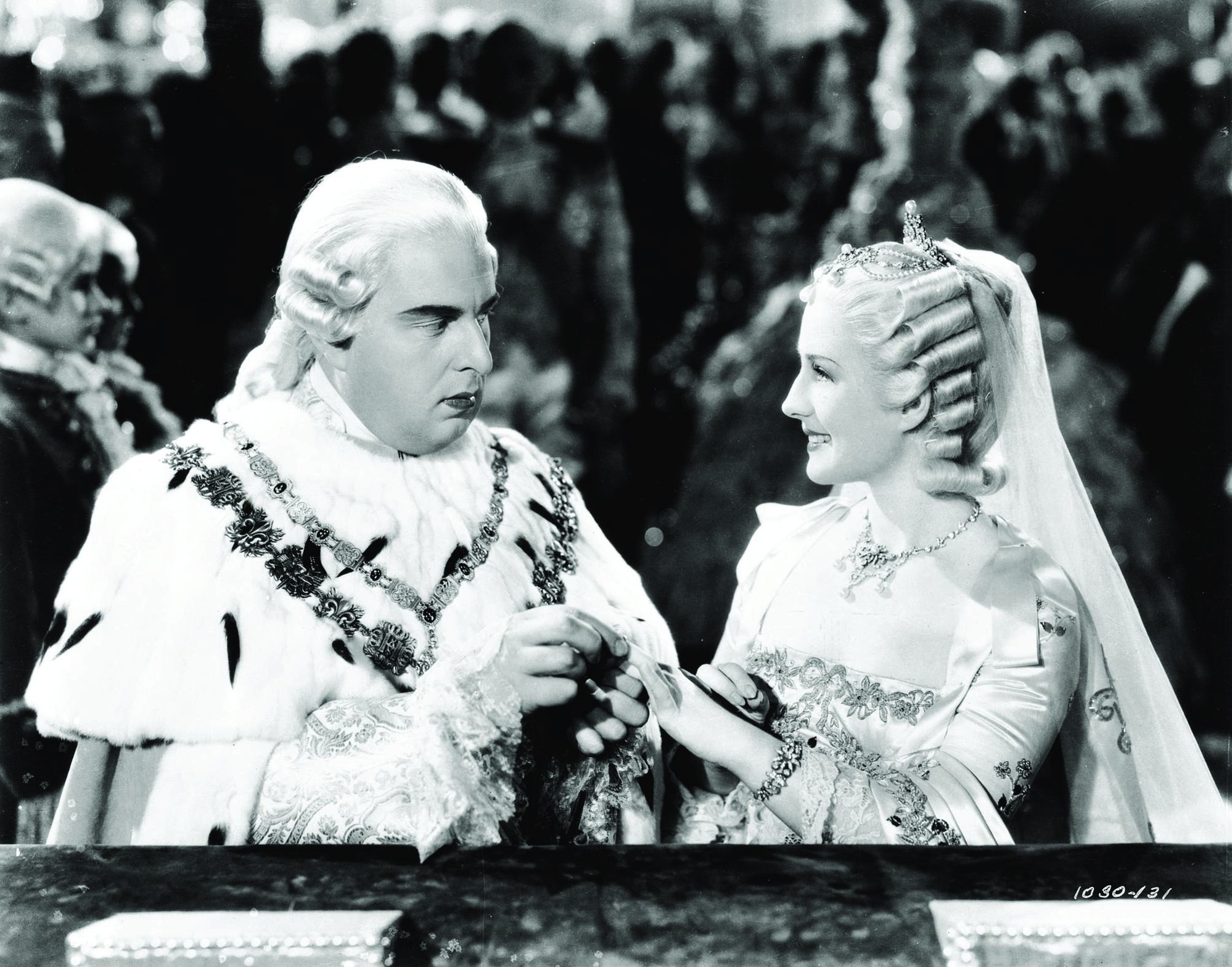 Still of Robert Morley and Norma Shearer in Marie Antoinette (1938)