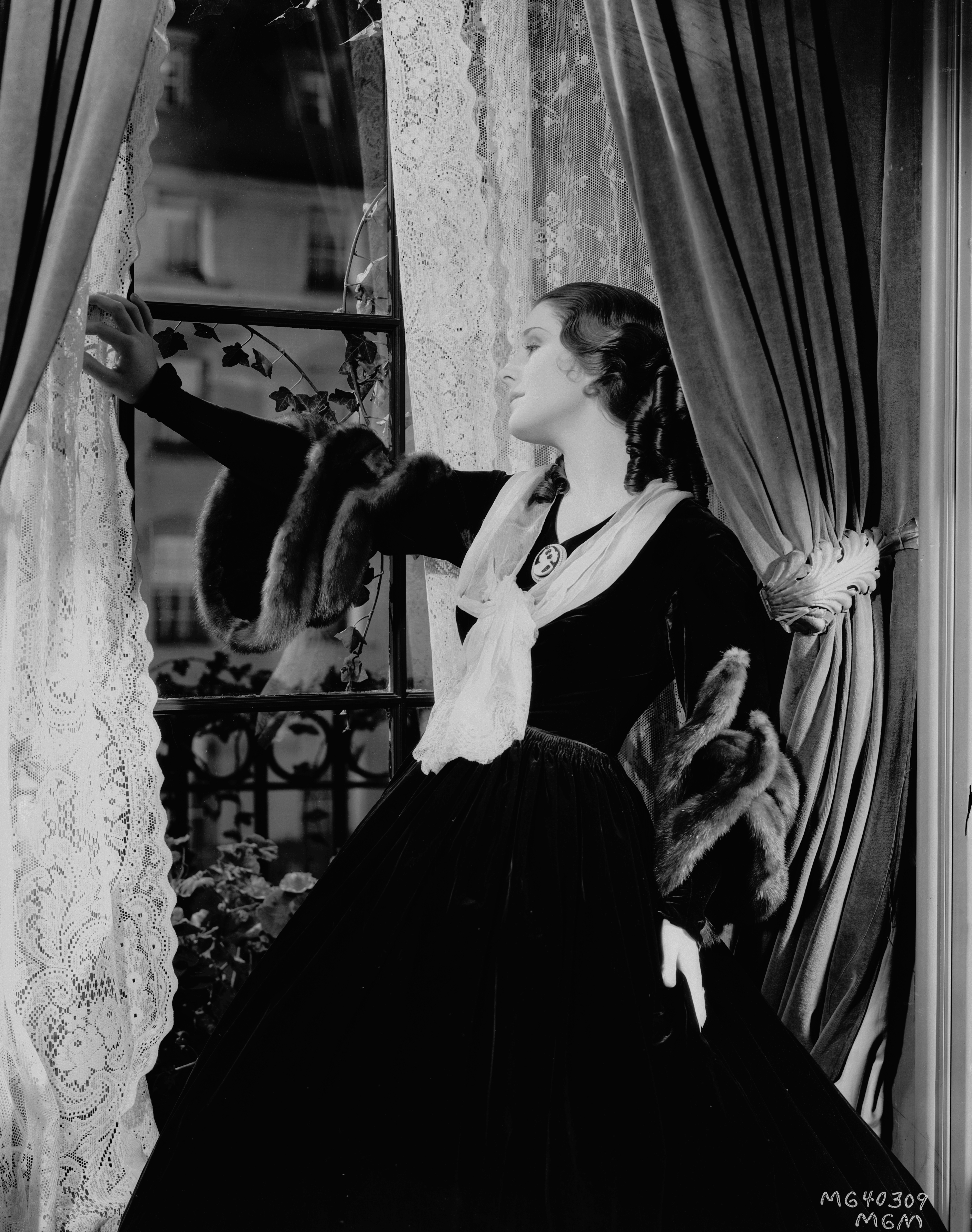 Still of Norma Shearer in The Barretts of Wimpole Street (1934)
