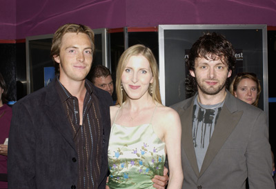 Michael Sheen, Fenella Woolgar and Stephen Campbell Moore at event of Bright Young Things (2003)