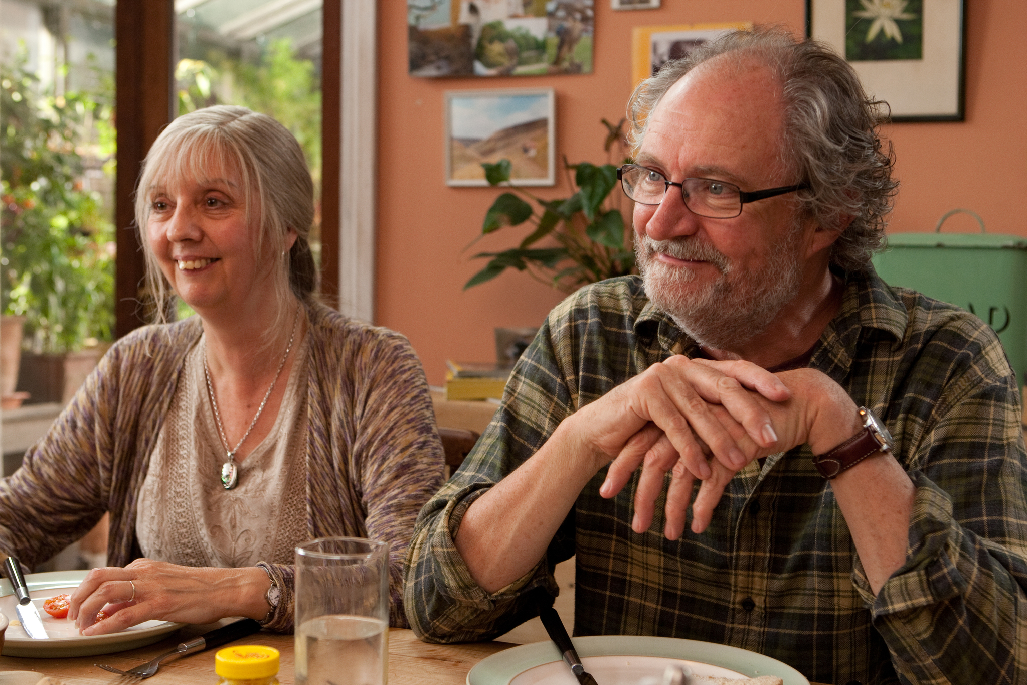 Still of Jim Broadbent and Ruth Sheen in Another Year (2010)
