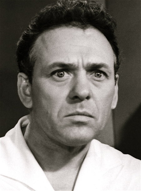 Petr Shelokhonov starring as Sotnikov in Razvyazka, feature film, 1969