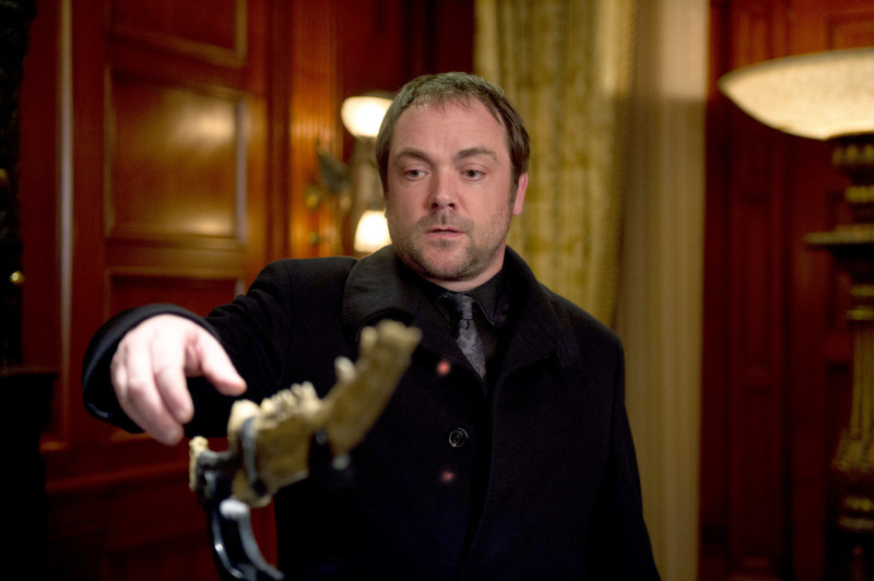 Still of Diyah Pera and Mark Sheppard in Supernatural (2005)