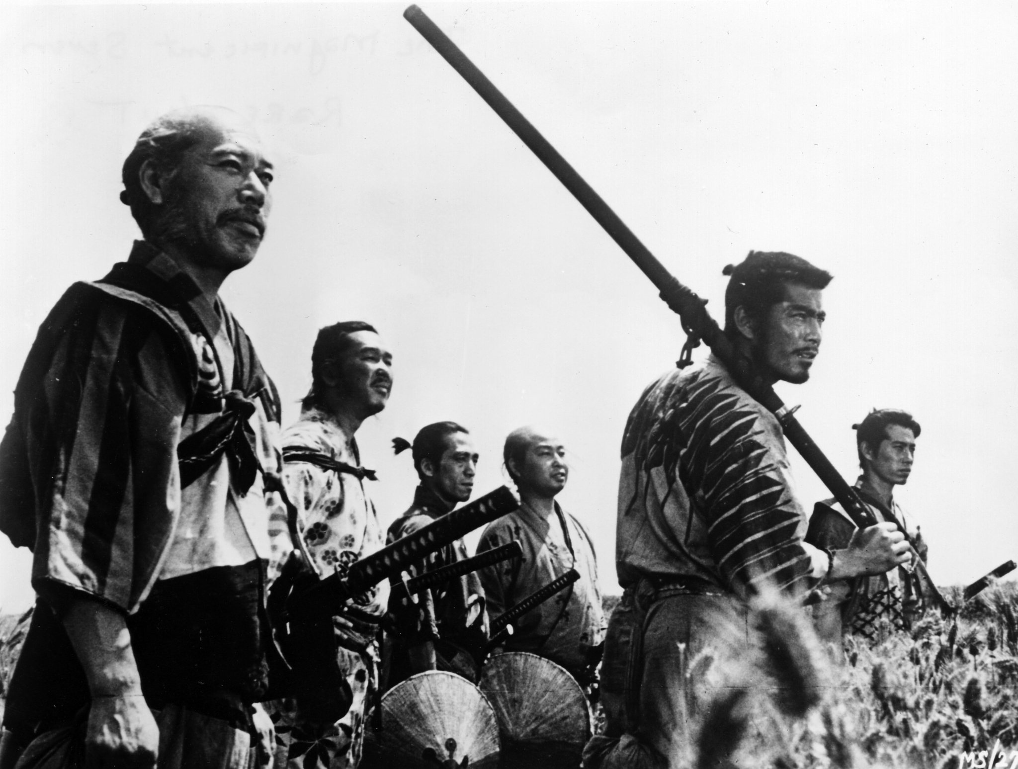 Still of Toshirô Mifune and Takashi Shimura in Septyni samurajai (1954)
