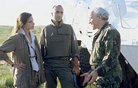 Still of Simon Callow, Katrin Cartlidge and Georges Siatidis in No Man's Land (2001)