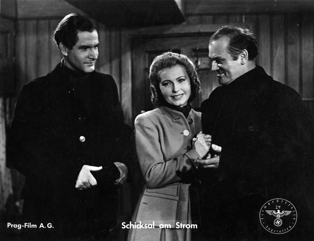 Still of Karin Hardt, Josef Sieber and Ernst von Klipstein in Schicksal am Strom (1944)
