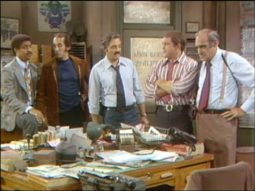 Still of Abe Vigoda, Max Gail, Ron Glass, Hal Linden and Gregory Sierra in Barney Miller (1974)