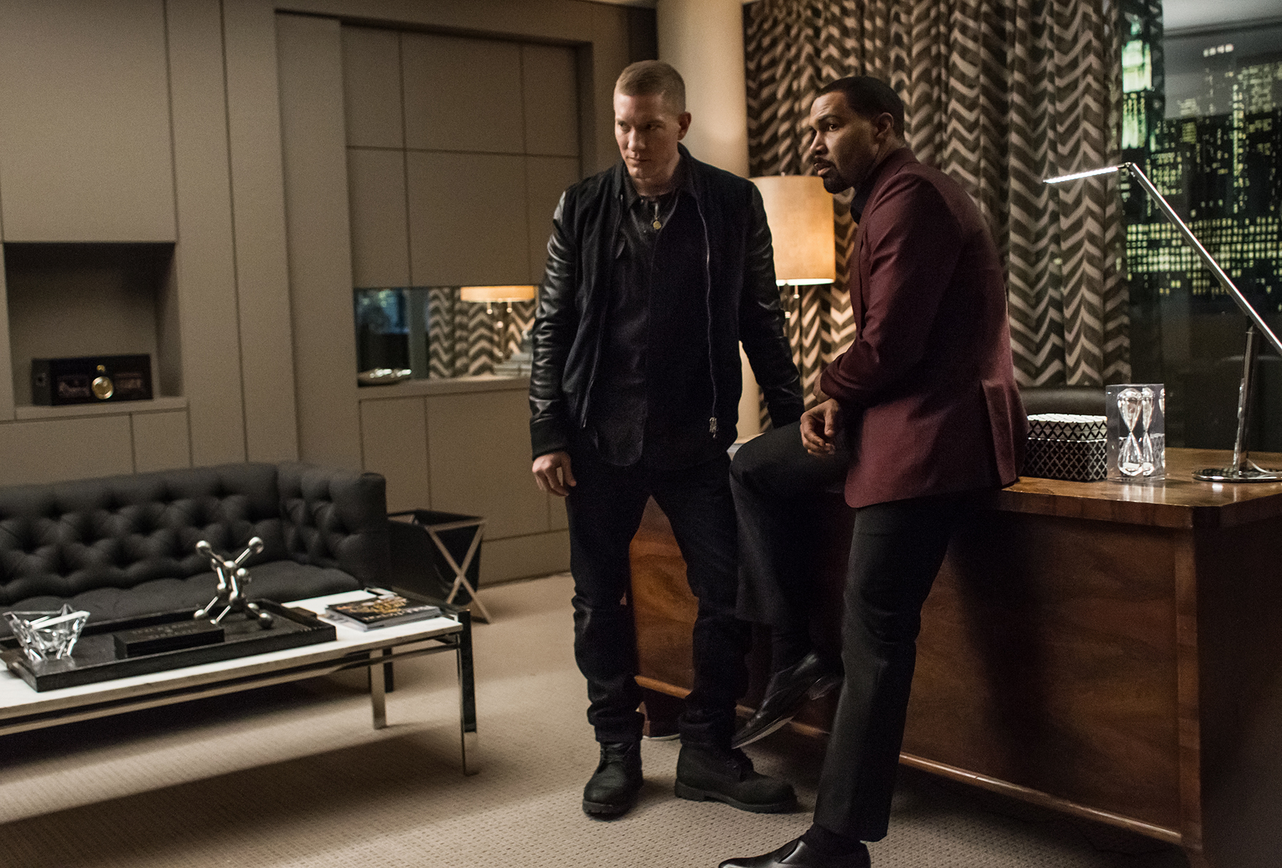 Still of Joseph Sikora and Omari Hardwick in Power (2014)