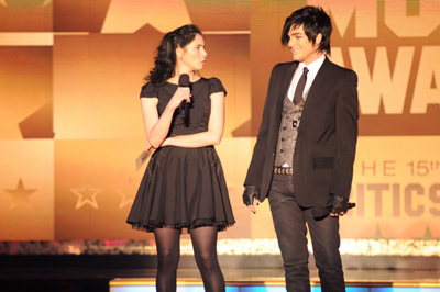 Sarah Silverman and Adam Lambert at event of 15th Annual Critics' Choice Movie Awards (2010)