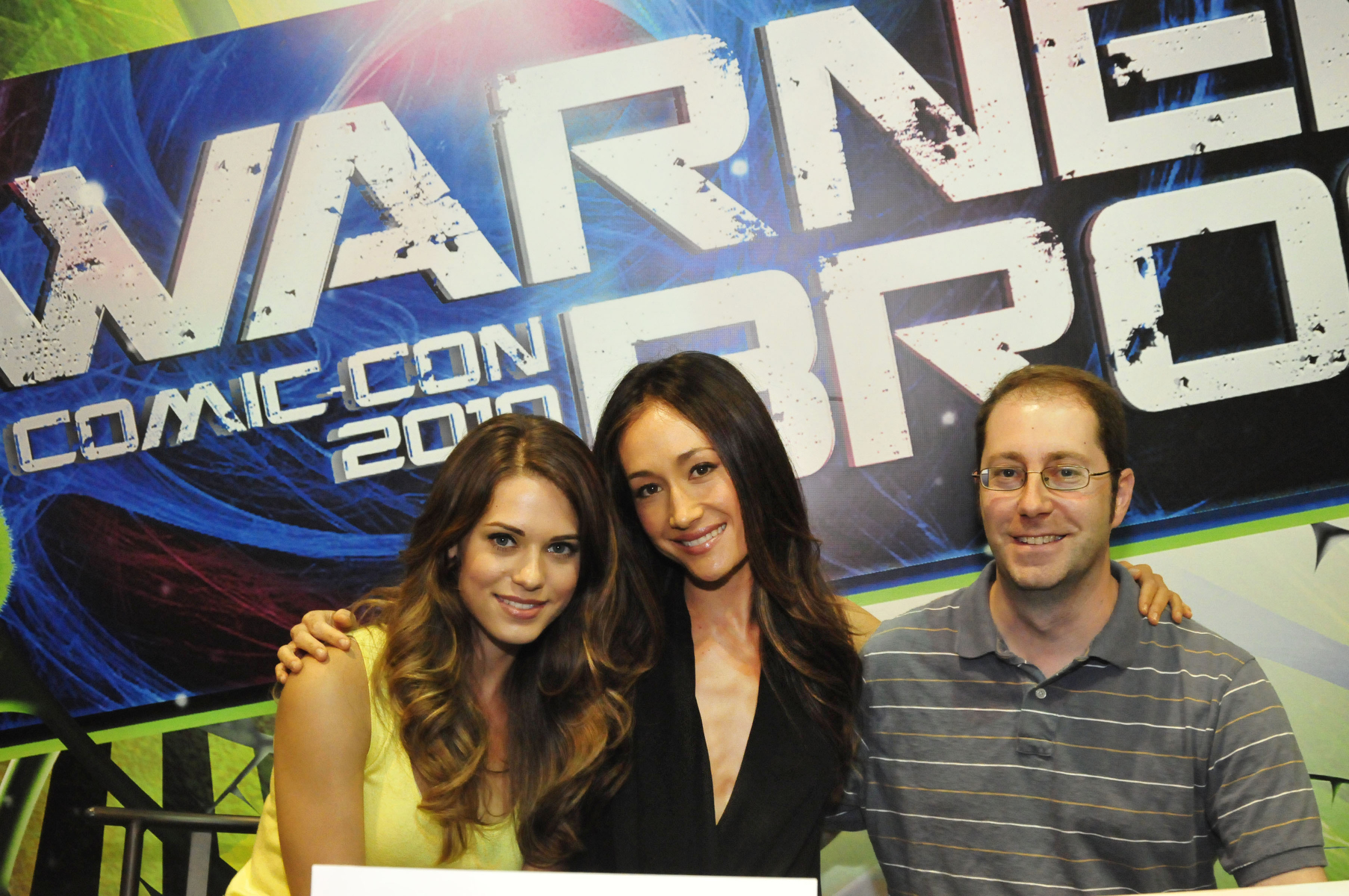 Maggie Q, Craig Silverstein and Lyndsy Fonseca at event of Nikita (2010)