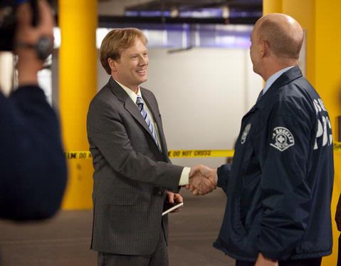 Still of Andrew Daly and J.K. Simmons in Detektyve Dzonson (2005)