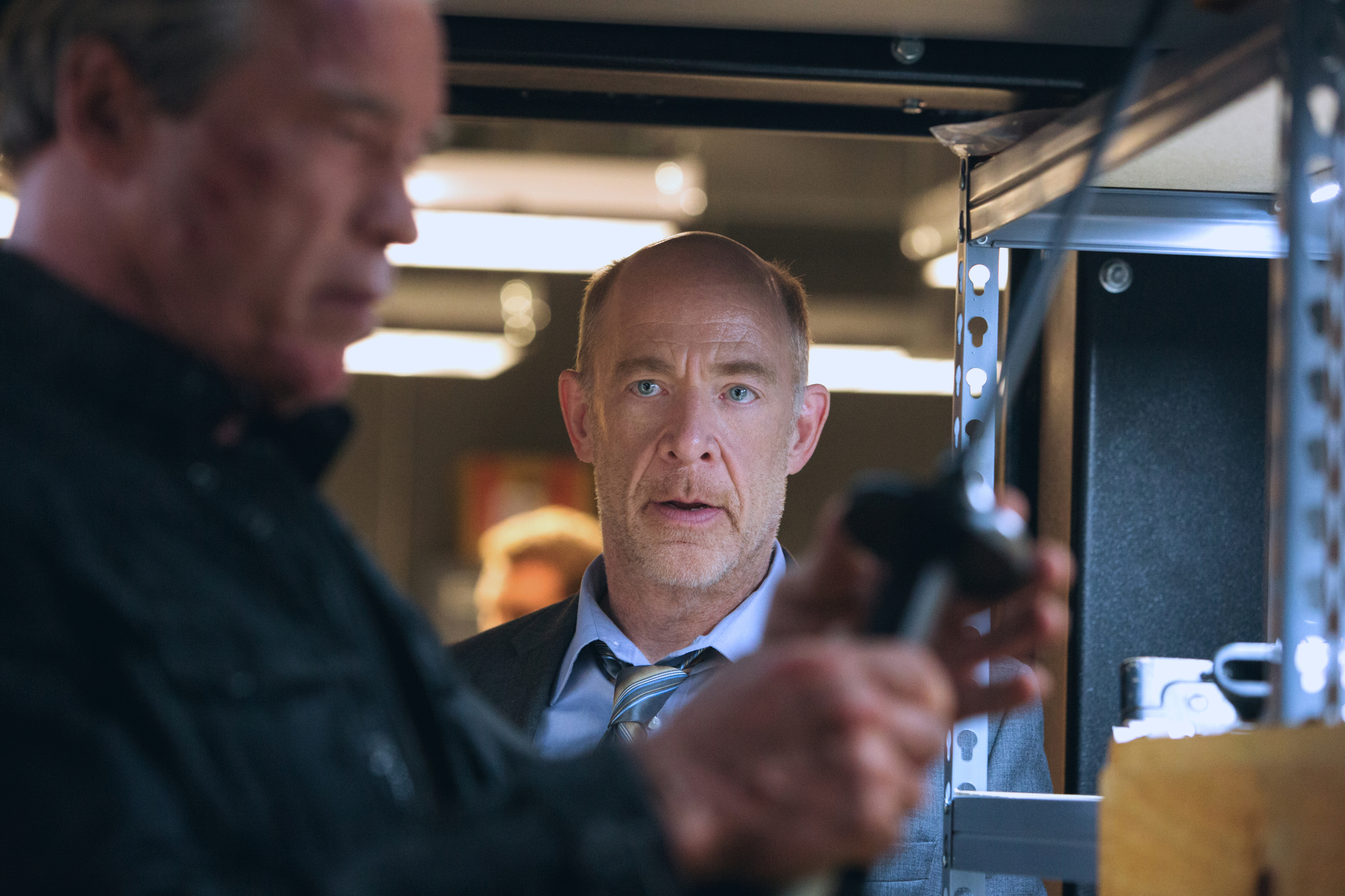 Still of Arnold Schwarzenegger and J.K. Simmons in Terminator Genisys (2015)