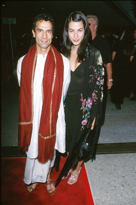 Tarsem Singh at event of The Cell (2000)