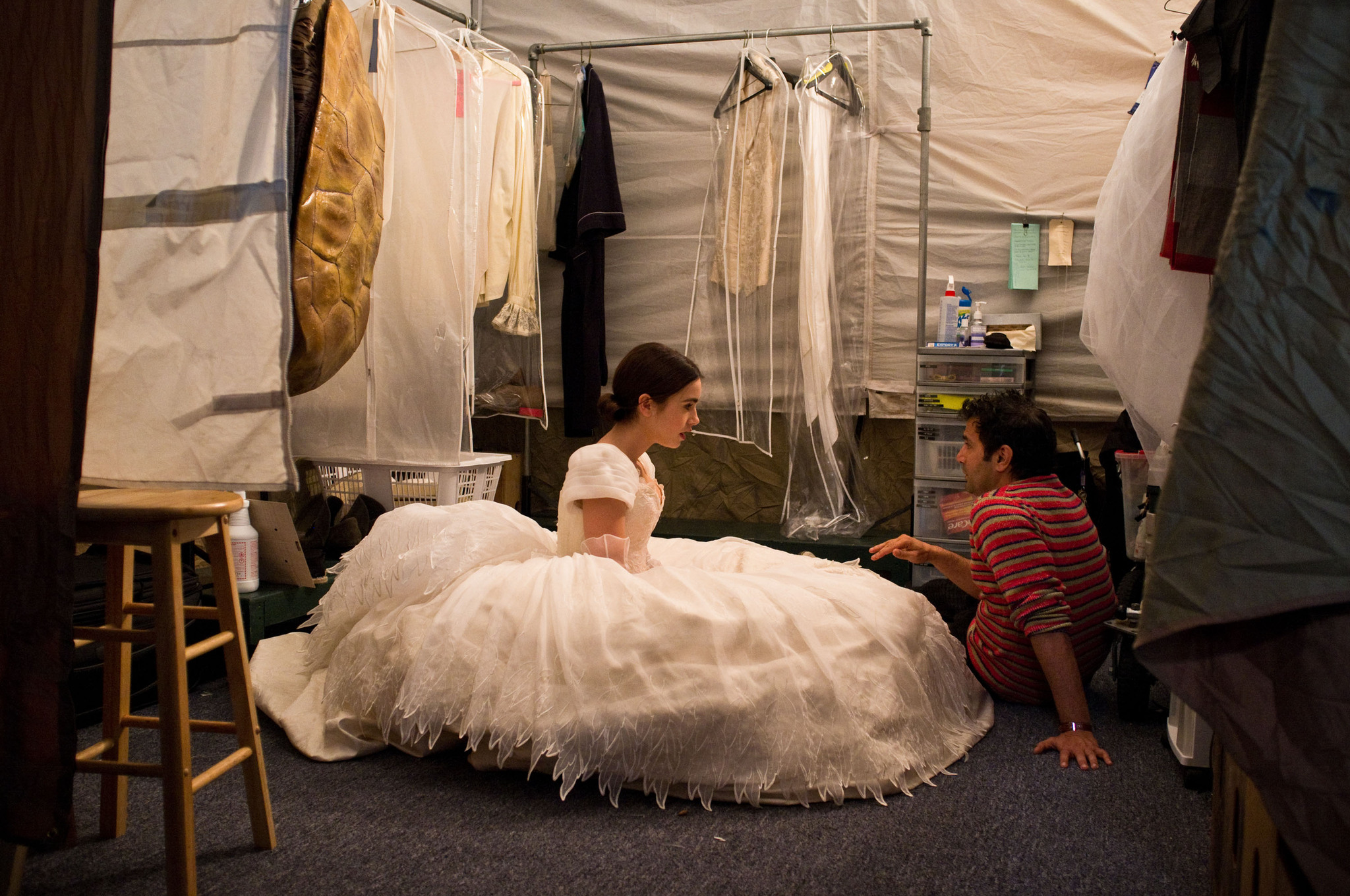 Tarsem Singh and Lily Collins in Veidrodeli, veidrodeli (2012)