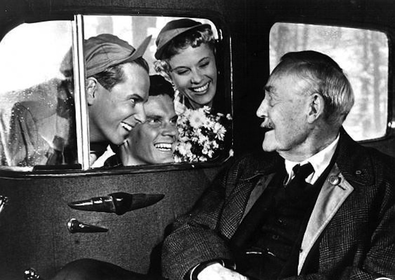 Still of Bibi Andersson, Björn Bjelfvenstam, Victor Sjöström and Folke Sundquist in Smultronstället (1957)