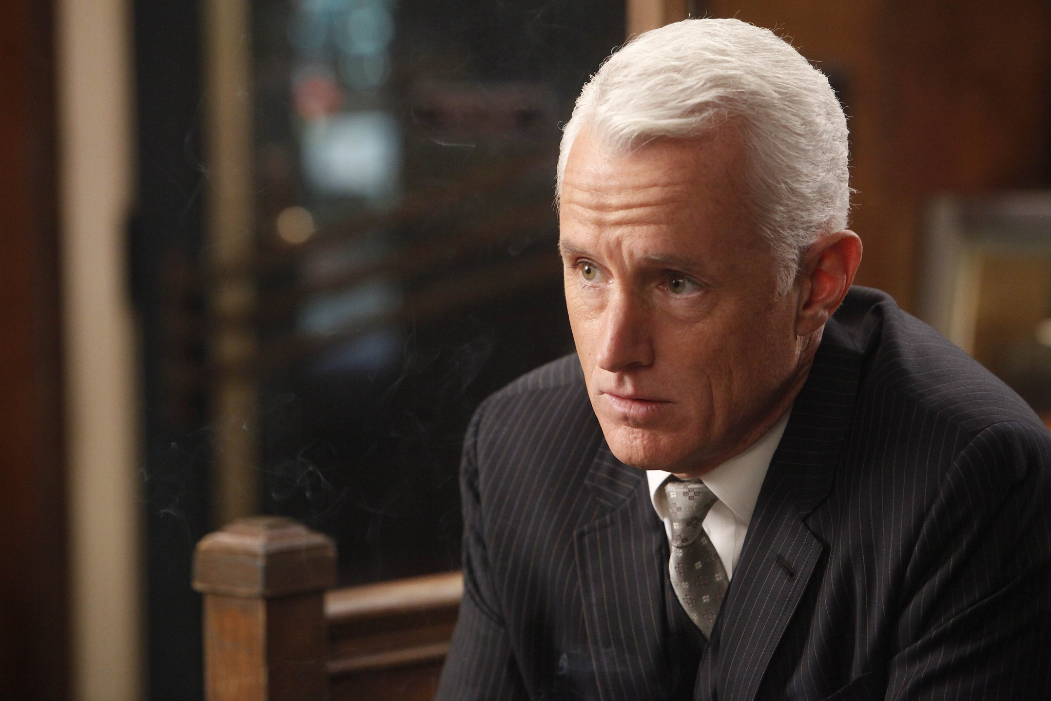 Still of John Slattery in MAD MEN. Reklamos vilkai (2007)