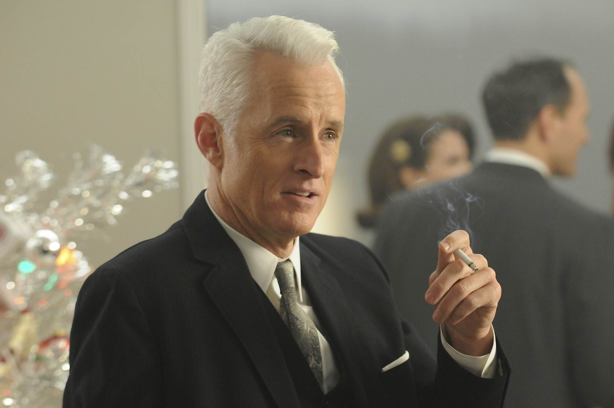 Still of John Slattery in MAD MEN. Reklamos vilkai (2007)