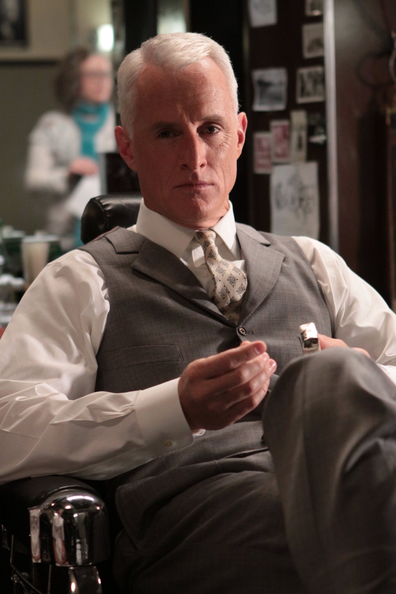 Still of John Slattery in MAD MEN. Reklamos vilkai (2007)