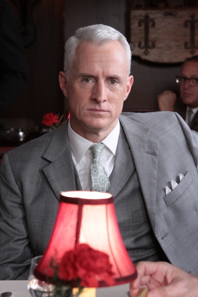 Still of John Slattery in MAD MEN. Reklamos vilkai (2007)