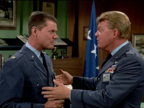 Still of Larry Hagman and Richard X. Slattery in Mano svajoniu Dzine (1965)