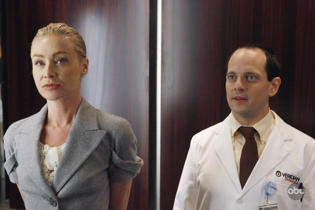 Still of Portia de Rossi and Jonathan Slavin in Better Off Ted (2009)
