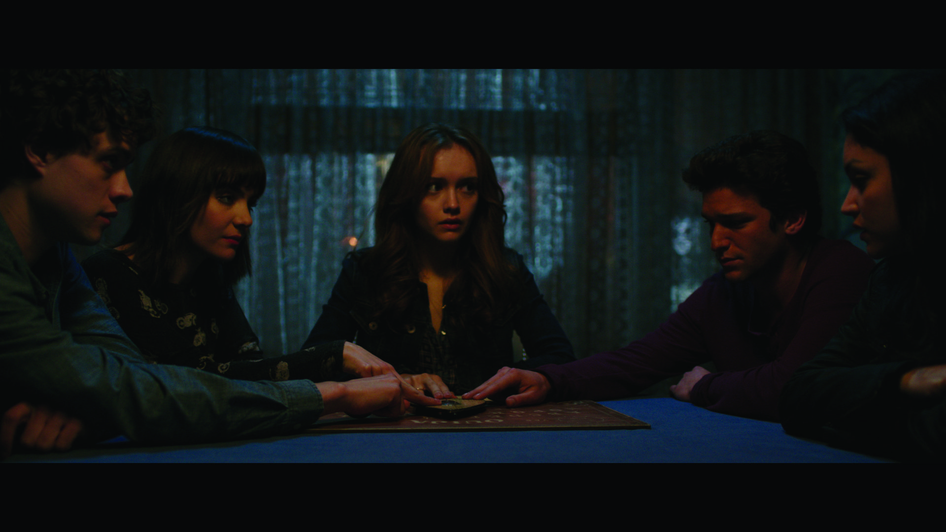 Still of Douglas Smith, Daren Kagasoff, Ana Coto, Olivia Cooke and Bianca A. Santos in Ouija (2014)