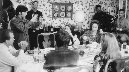 Still of Emilio Estevez, Kathy Bates, Lane Smith and Kimberly Williams-Paisley in The War at Home (1996)