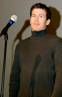 Mark Brian Smith at event of Overnight (2003)