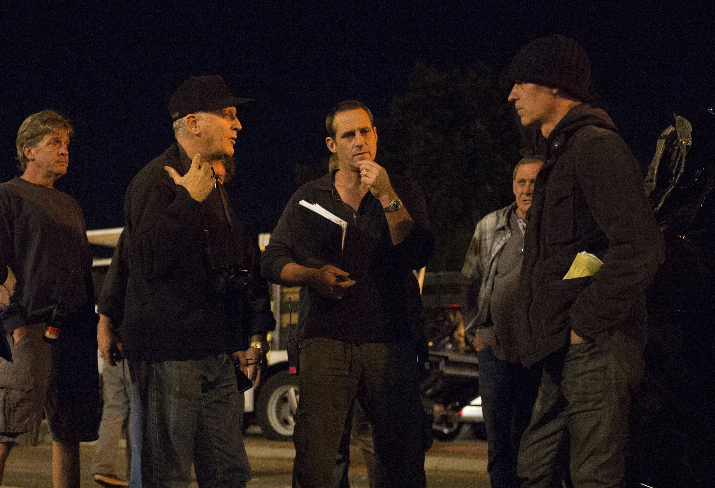 Robert Elswit,(Director of Photography) Mike Smith (2nd Unit Director) and Dan Gilroy (Director) discussing shots on 2nd Unit Car Chase sequence for Nightcrawler.