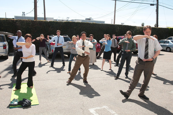 Still of Kate Flannery, Phyllis Smith, Rainn Wilson, John Krasinski, Angela Kinsey and Jake Lacy in The Office (2005)