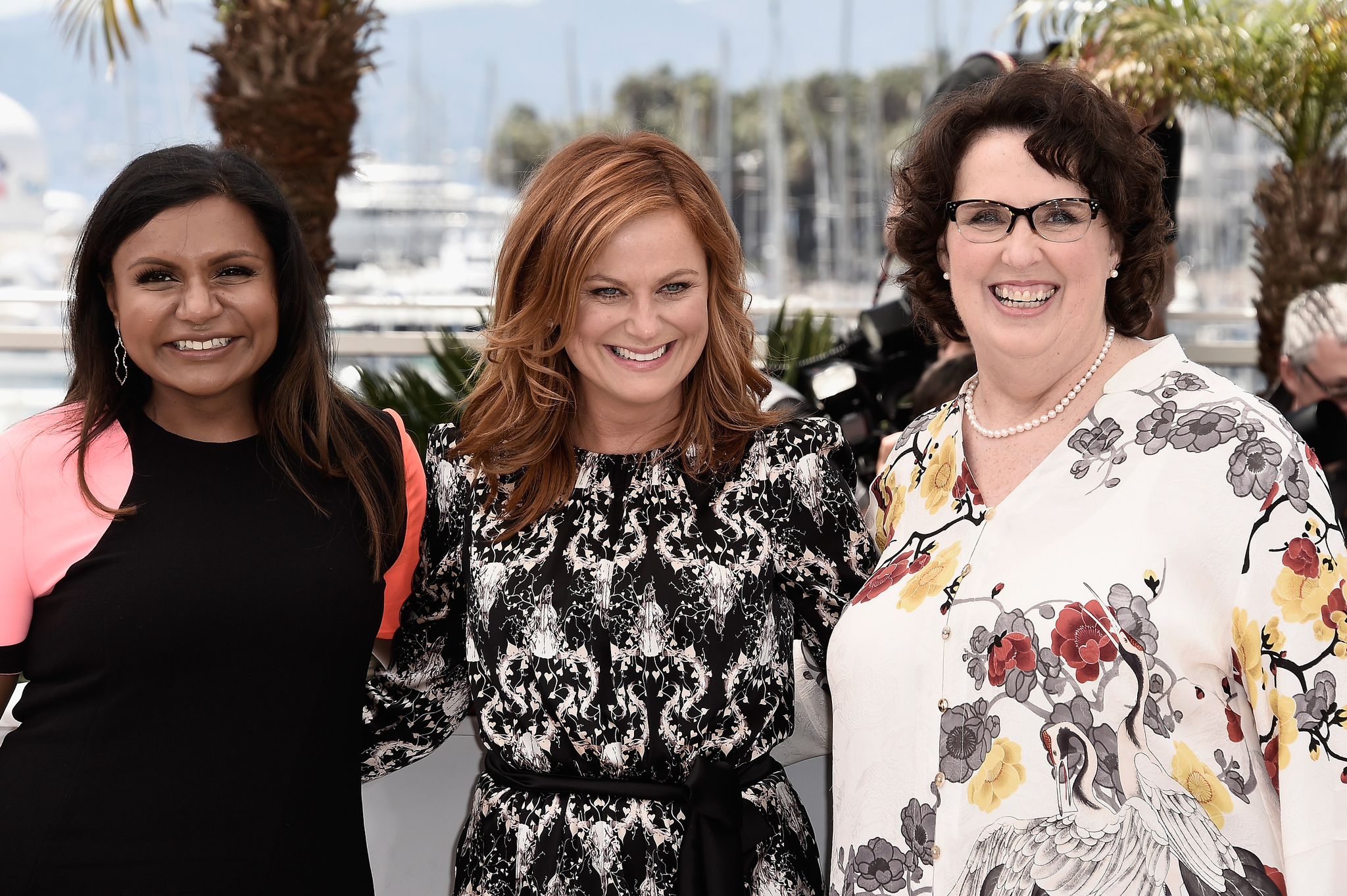 Amy Poehler, Phyllis Smith and Mindy Kaling at event of Isvirkscias pasaulis (2015)