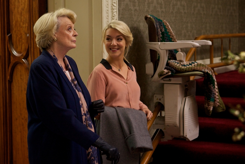 Still of Maggie Smith and Sheridan Smith in Quartet (2012)