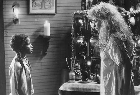 Still of Diahann Carroll and Jurnee Smollett-Bell in Eve's Bayou (1997)