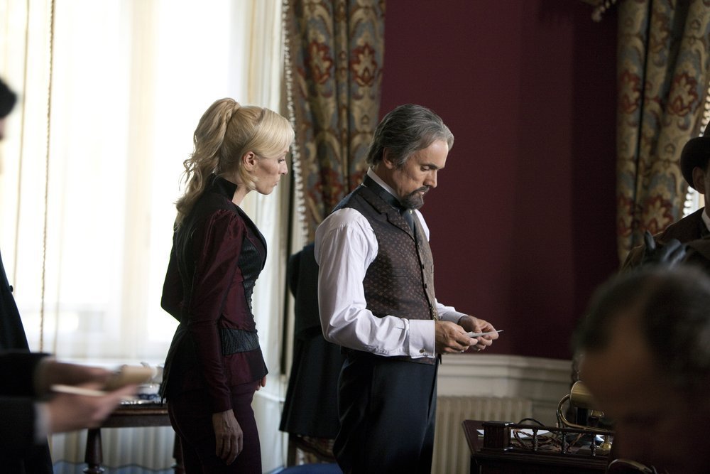 Still of Ben Miles and Victoria Smurfit in Dracula (2013)