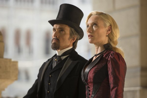 Still of Ben Miles and Victoria Smurfit in Dracula (2013)