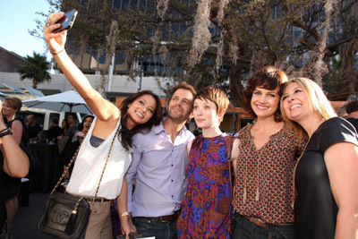 Carla Gugino, Emily Browning, Zack Snyder, Jamie Chung and Deborah Snyder at event of Legend of the Guardians: The Owls of Ga'Hoole (2010)