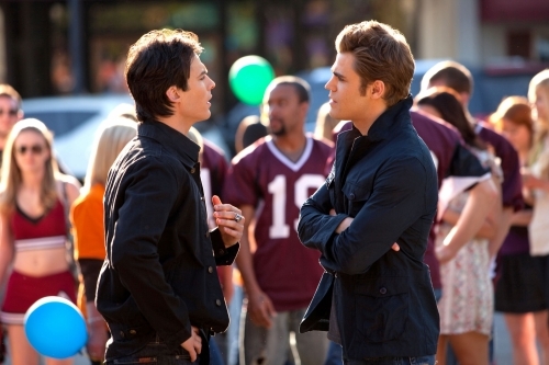 Still of Ian Somerhalder and Paul Wesley in Vampyro dienorasciai (2009)