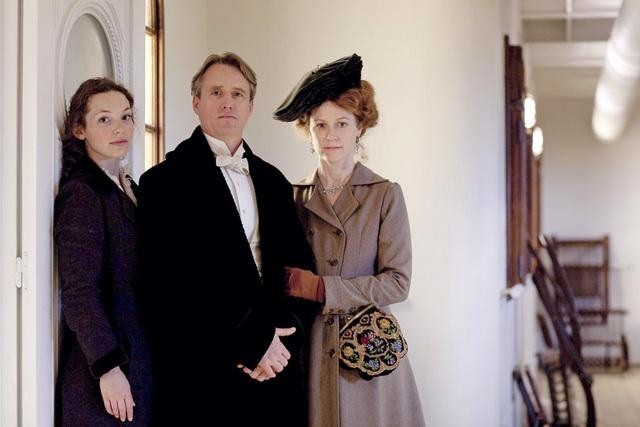 Still of Linus Roache, Geraldine Somerville and Perdita Weeks in Titanic (2012)