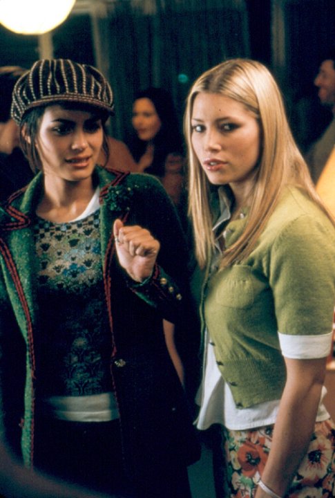 Still of Jessica Biel and Shannyn Sossamon in The Rules of Attraction (2002)