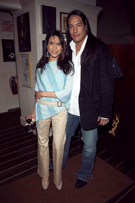 Tonantzin Carmelo and Michael Spears at event of Into the West (2005)