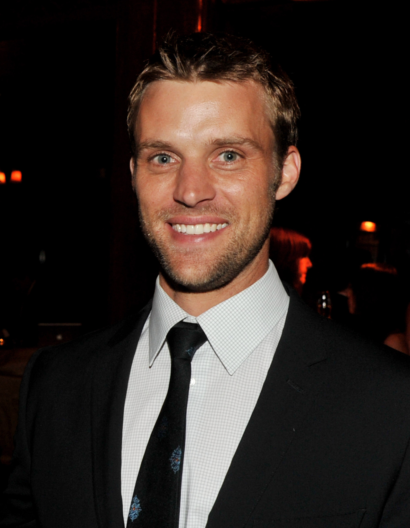 Jesse Spencer at event of Hausas (2004)