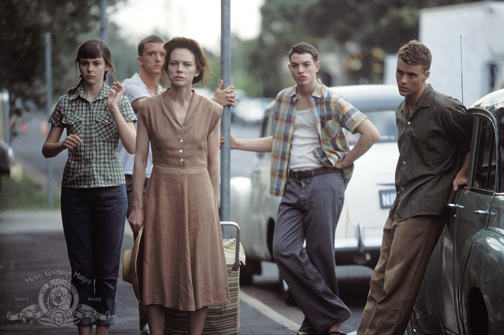 Still of Judy Davis and Jesse Spencer in Swimming Upstream (2003)