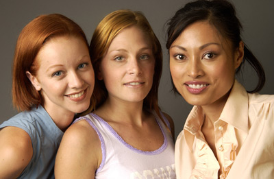 Lindy Booth, Kira Clavell and Tara Spencer-Nairn at event of Rub & Tug (2002)