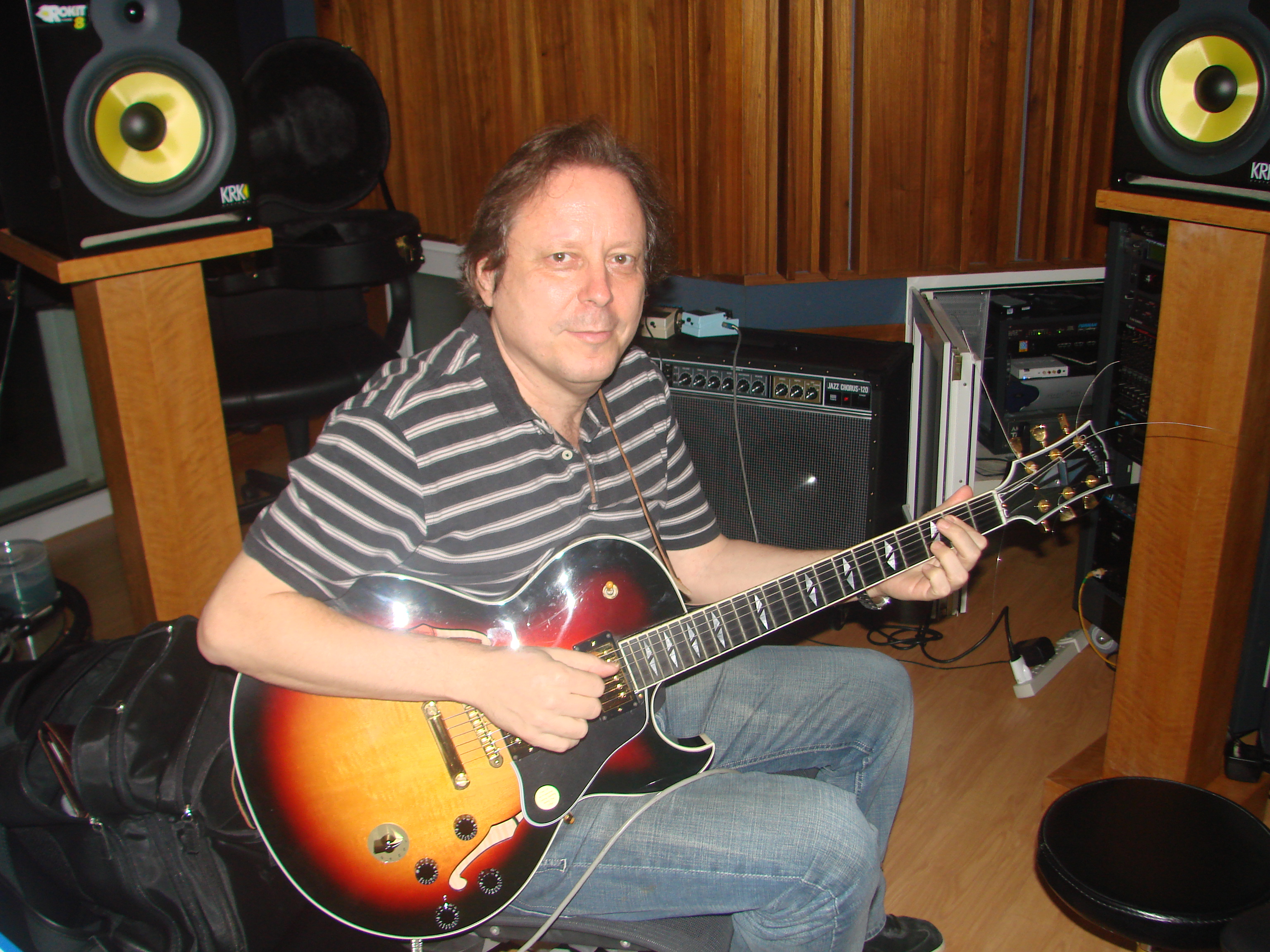 Playing a Gibson Custom ES-137