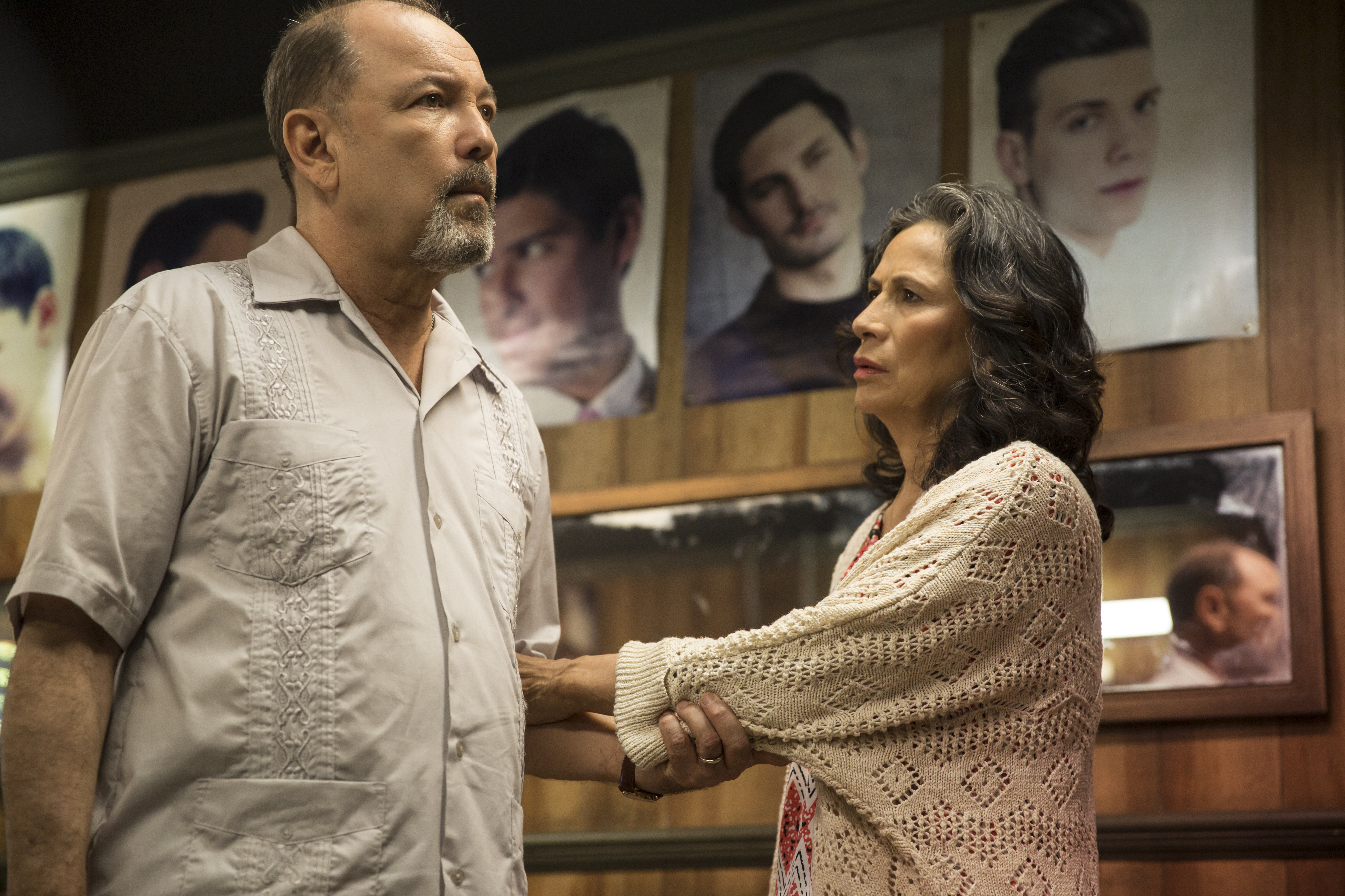 Still of Rubén Blades and Patricia Reyes Spíndola in Fear the Walking Dead (2015)