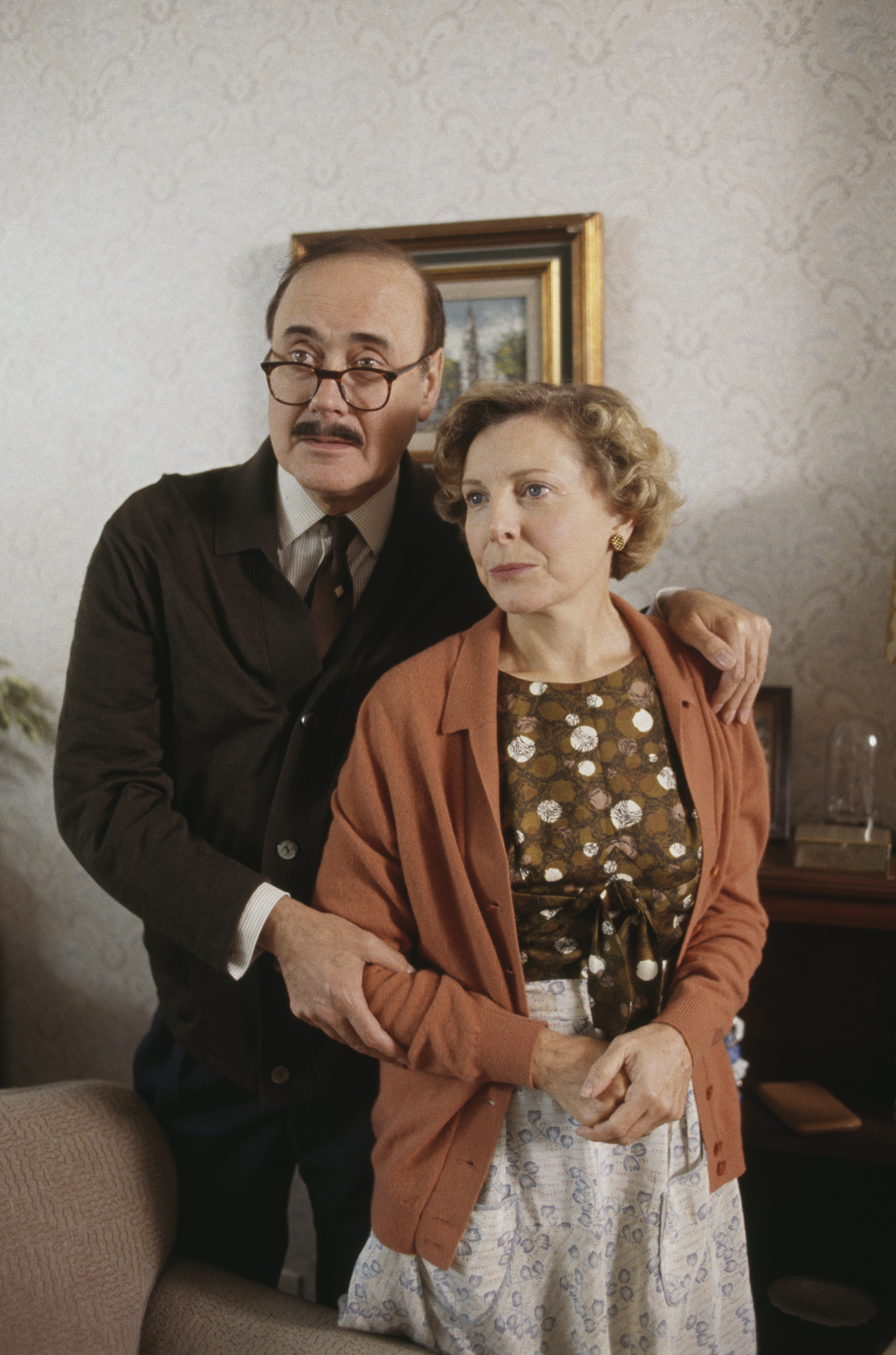 Still of Barbara Ferris and Victor Spinetti in The Krays (1990)