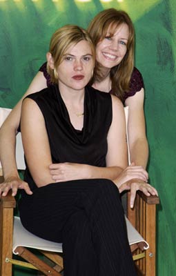 Clea DuVall and Jill Sprecher at event of Thirteen Conversations About One Thing (2001)