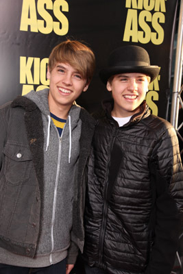 Cole Sprouse and Dylan Sprouse at event of Ateini cia arba gausi i duda! (2010)
