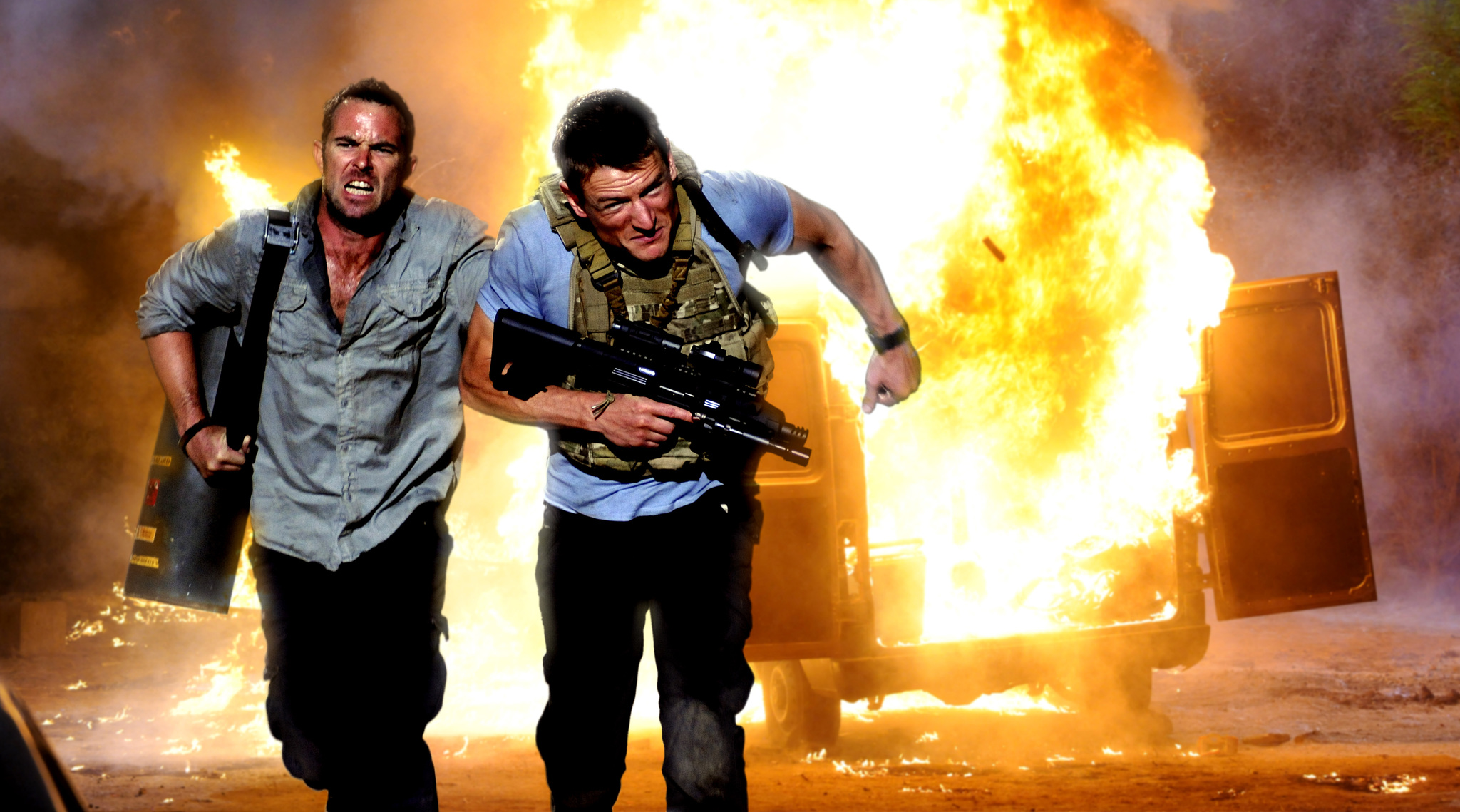 Still of Sullivan Stapleton and Philip Winchester in Strike Back (2010)