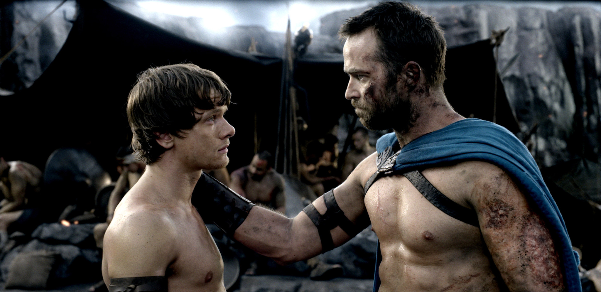 Still of Sullivan Stapleton and Jack O'Connell in 300: Imperijos gimimas (2014)
