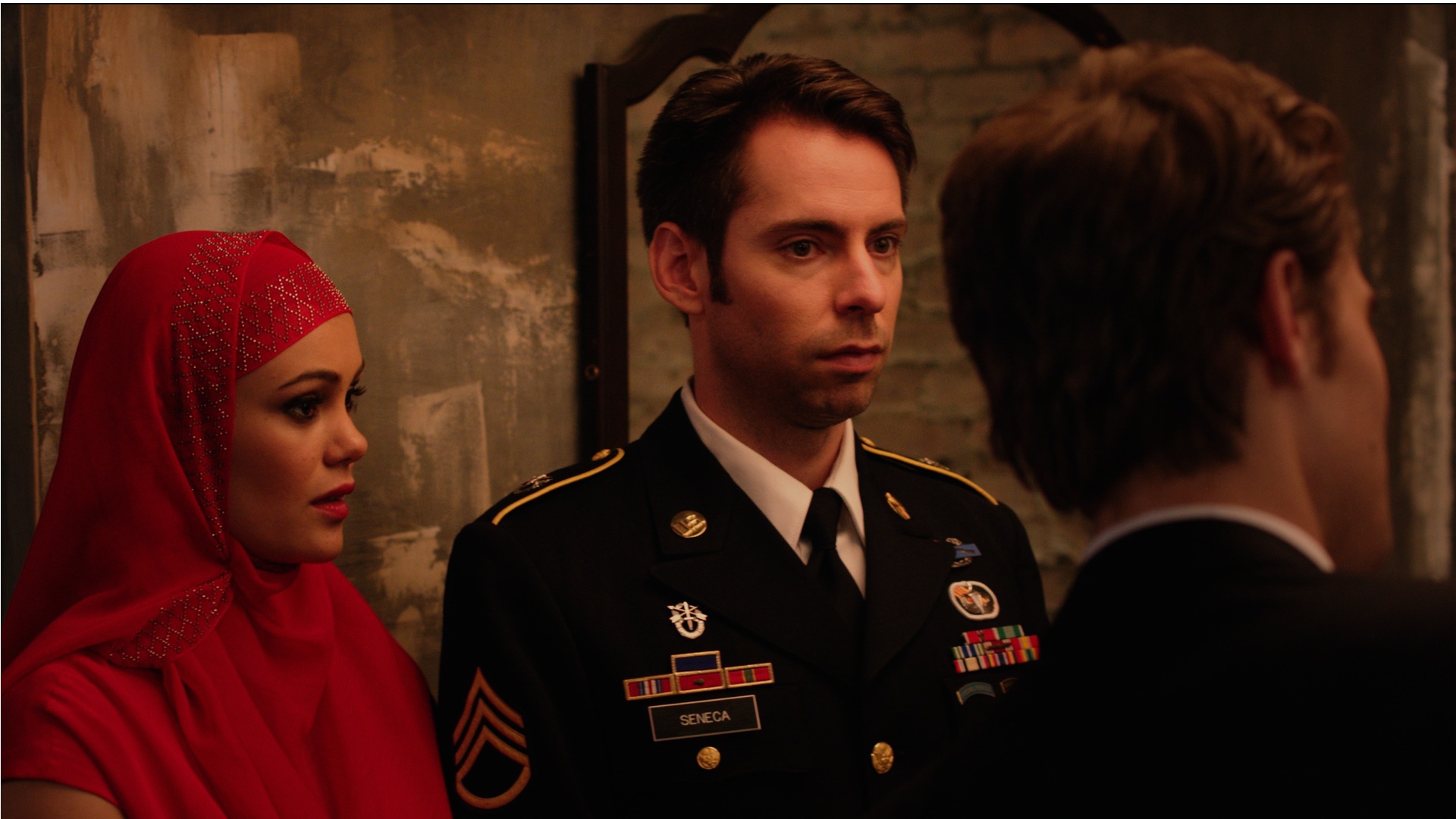 Still of Martin Starr and Dina Shihabi in Amira & Sam (2014)